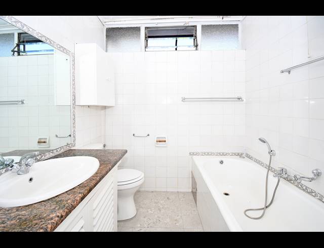 2 BEDROOM TOWNHOUSE FOR SALE IN HYDE PARK